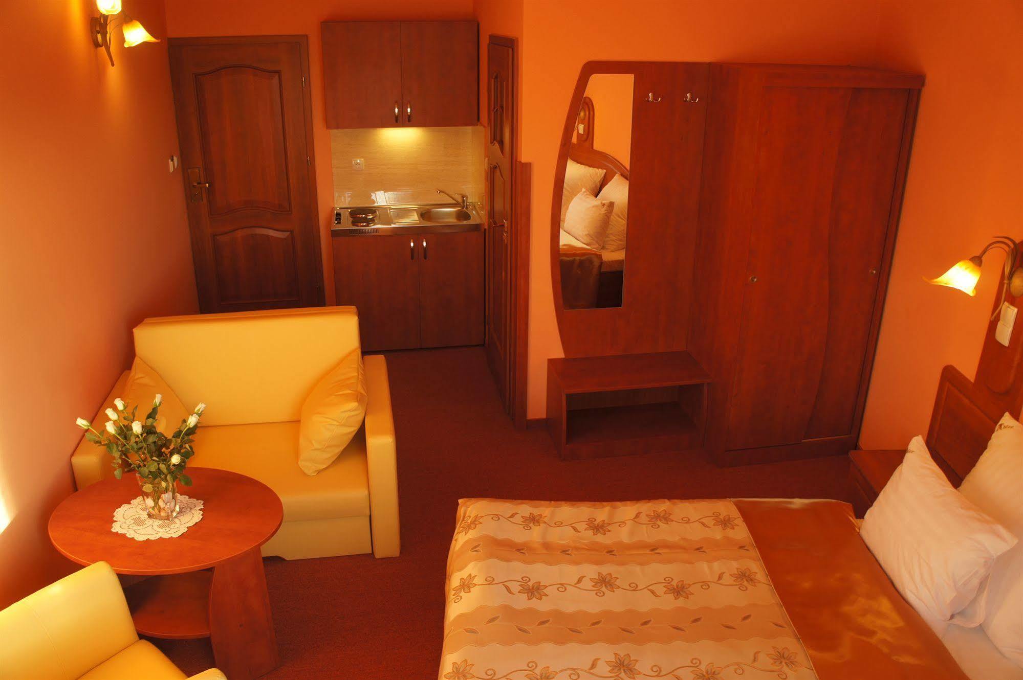 Aparthotel Adler Krakow Ngoại thất bức ảnh