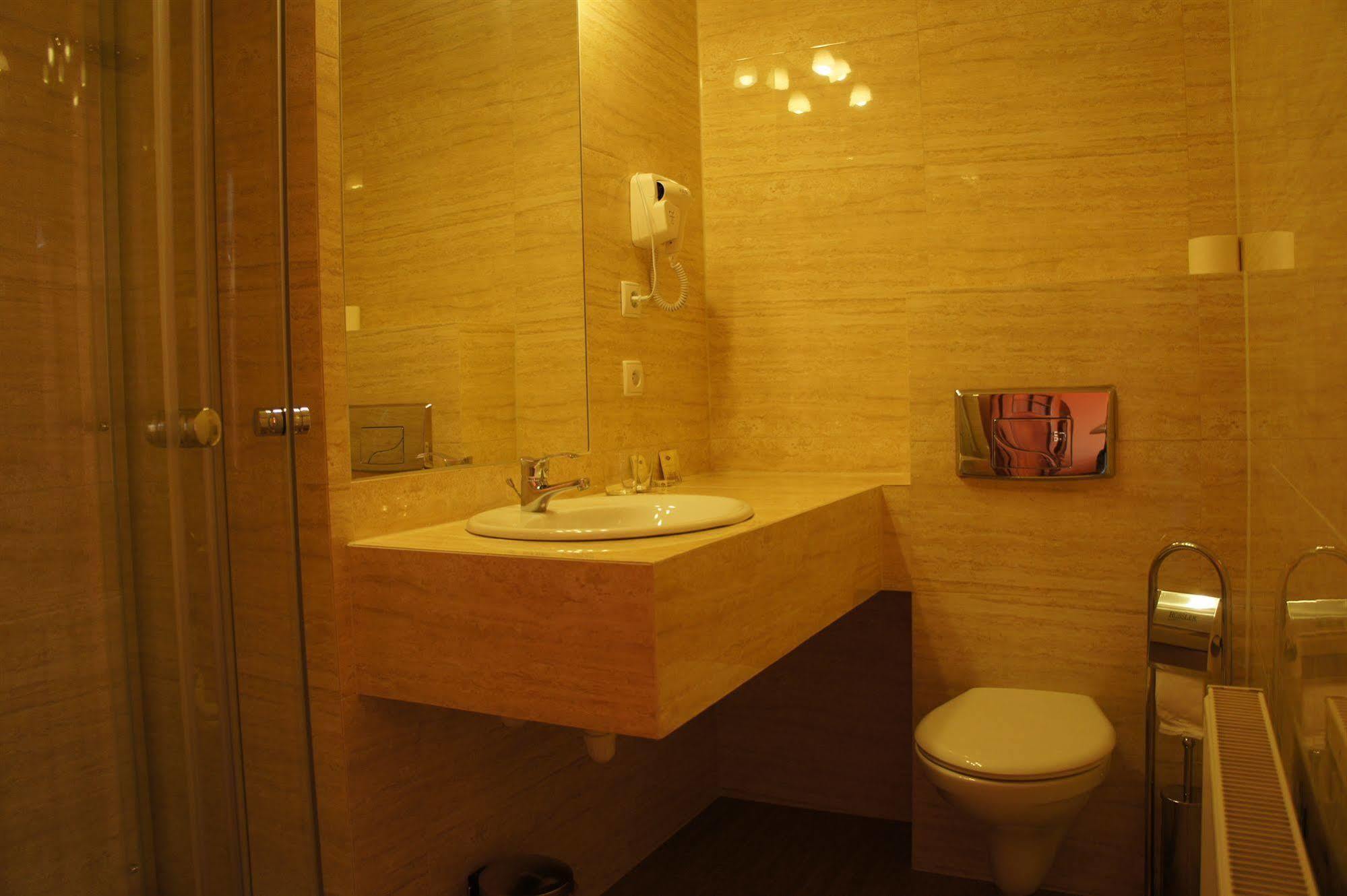 Aparthotel Adler Krakow Ngoại thất bức ảnh